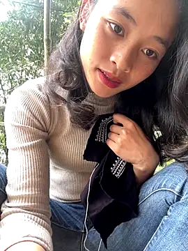 Snapshot of Kieu_xxx chatting on 10-27-25, 02:45 Kieu xxx online show from 10-27-25, 02:45