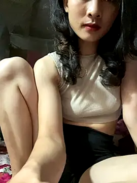 Snapshot of Kieu_xxx chatting on 10-16-25, 01:03 Kieu xxx online show from 10-16-25, 01:03