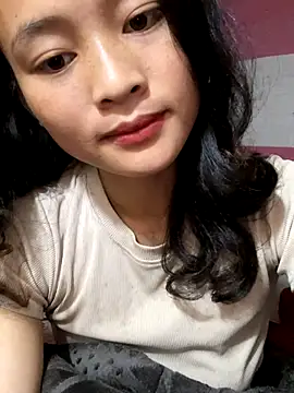 Snapshot of Kieu_xxx chatting on 10-17-25, 02:48 Kieu xxx online show from 10-17-25, 02:48