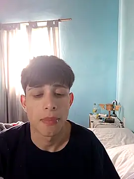 matiatr1112 online show from 10-31-25, 05:09