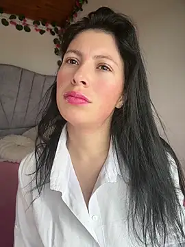 Mia salinass online show from 06-12-26, 05:43