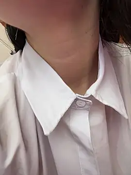 Snapshot of Mia_salinass chatting on 02-26-26, 05:46 Mia salinass online show from 02-26-26, 05:46