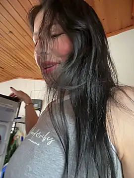 Snapshot of Mia_salinass chatting on 04-30-26, 08:27 Mia salinass online show from 04-30-26, 08:27