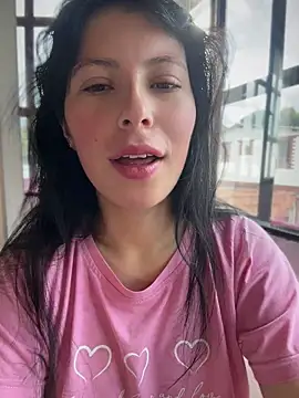 Mia salinass online show from 06-17-26, 06:29