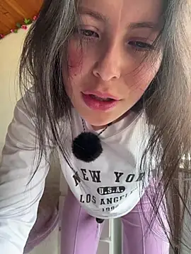 Mia salinass online show from 12-02-25, 06:09