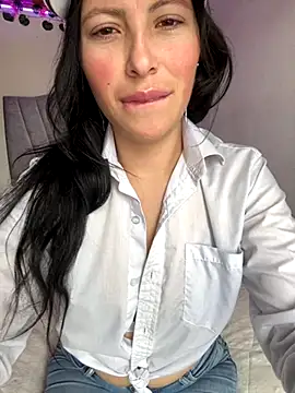 Mia salinass online show from 09-27-25, 07:42