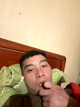 Snapshot of Chao_xxx chatting on 11-17-25, 05:28 Chao xxx online show from 11-17-25, 05:28