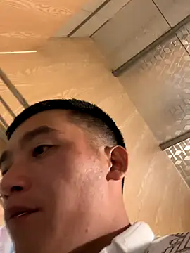 Snapshot of Chao_xxx chatting on 10-17-25, 04:09 Chao xxx online show from 10-17-25, 04:09