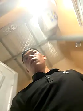 Snapshot of Chao_xxx chatting on 10-20-25, 05:20 Chao xxx online show from 10-20-25, 05:20