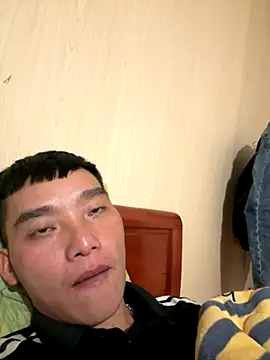 Snapshot of Chao_xxx chatting on 10-20-25, 09:15 Chao xxx online show from 10-20-25, 09:15