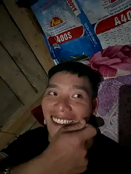 Snapshot of Chao_xxx chatting on 10-05-25, 12:07 Chao xxx online show from 10-05-25, 12:07