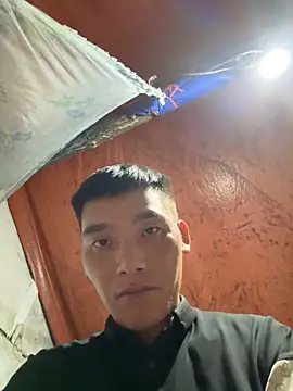 Snapshot of Chao_xxx chatting on 10-04-25, 05:25 Chao xxx online show from 10-04-25, 05:25