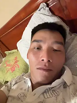 Snapshot of Chao_xxx chatting on 10-16-25, 08:00 Chao xxx online show from 10-16-25, 08:00