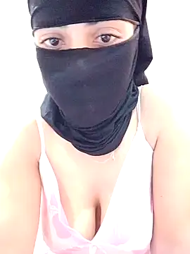 salma14 online show from 12-18-25, 10:24