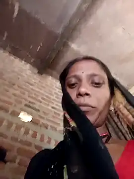 Snapshot of Xx_pooja chatting on 10-06-25, 06:14 Xx pooja online show from 10-06-25, 06:14