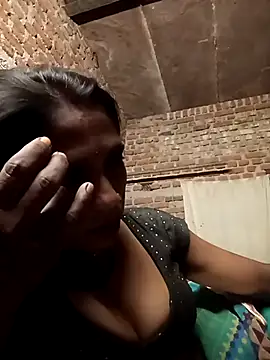 Snapshot of Xx_pooja chatting on 10-16-25, 03:31 Xx pooja online show from 10-16-25, 03:31