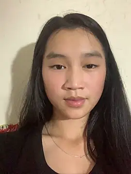 Snapshot of -Lie-06 chatting on 10-15-25, 02:47 -Lie-06 online show from 10-15-25, 02:47