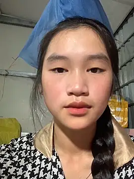 Snapshot of -Lie-06 chatting on 09-10-25, 06:12 -Lie-06 online show from 09-10-25, 06:12