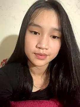 Snapshot of -Lie-06 chatting on 10-16-25, 12:13 -Lie-06 online show from 10-16-25, 12:13