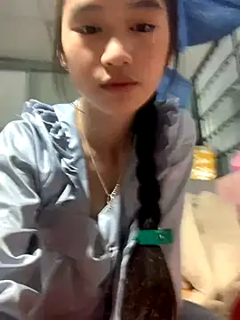 Snapshot of -Lie-06 chatting on 09-12-25, 04:23 -Lie-06 online show from 09-12-25, 04:23