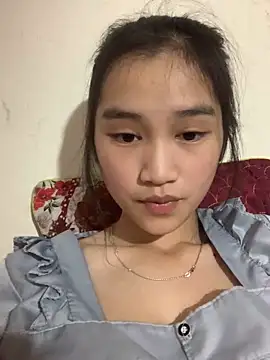 Snapshot of -Lie-06 chatting on 12-04-25, 08:02 -Lie-06 online show from 12-04-25, 08:02