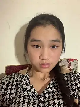 Snapshot of -Lie-06 chatting on 10-02-25, 04:49 -Lie-06 online show from 10-02-25, 04:49