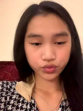 Snapshot of -Lie-06 chatting on 09-30-25, 11:27 -Lie-06 online show from 09-30-25, 11:27