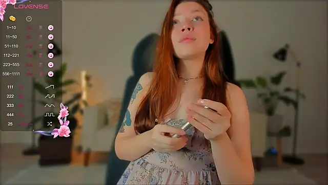 Snapshot of fairy_lele chatting on 10-30-25, 02:54 fairy lele online show from 10-30-25, 02:54