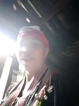 me-cute online show from 11-10-25, 03:11