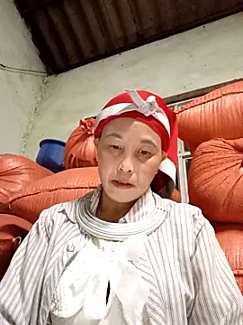 me-cute online show from 11-16-25, 11:26