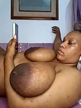 Snapshot of HappygalTheQueen chatting on 02-19-26, 08:06 HappygalTheQueen online show from 02-19-26, 08:06