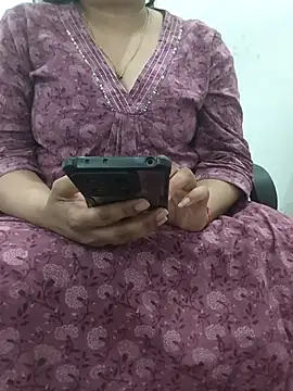 payal 261072  online show from 02-18-26, 04:10