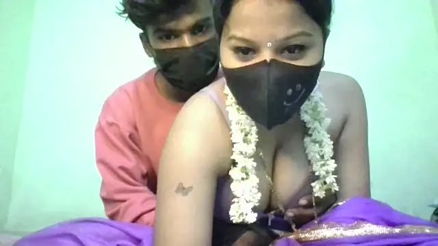 Snapshot of Shneeha_le chatting on 10-16-25, 09:06 Shneeha le online show from 10-16-25, 09:06