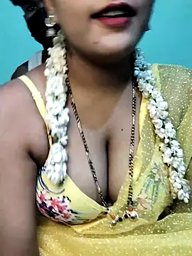 Snapshot of Shneeha_le chatting on 09-24-25, 10:11 Shneeha le online show from 09-24-25, 10:11