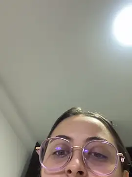 Snapshot of SarahCastro1_ chatting on 05-12-26, 10:38 SarahCastro1 online show from 05-12-26, 10:38
