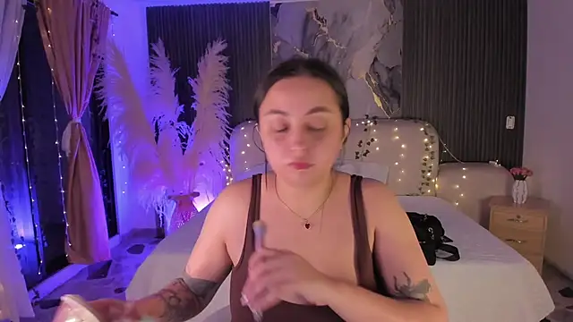 SarahCastro1  online show from 03-16-26, 04:09