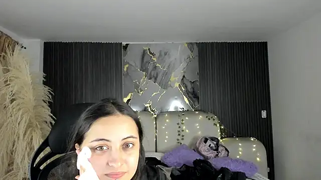 SarahCastro1  online show from 07-09-26, 03:51