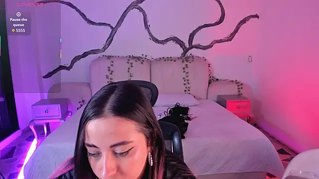 SarahCastro1  online show from 09-15-25, 04:02