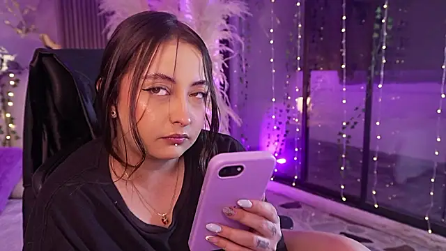 SarahCastro1  online show from 03-02-26, 05:08