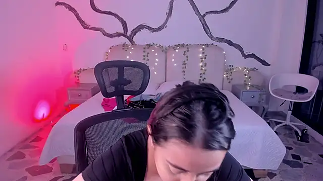 SarahCastro1  online show from 09-14-25, 04:02