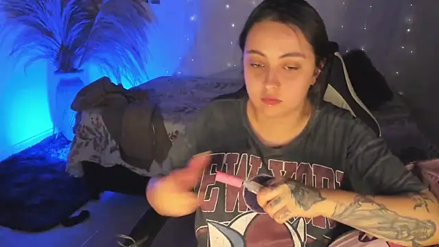 Snapshot of SarahCastro1_ chatting on 05-05-26, 12:57 SarahCastro1 online show from 05-05-26, 12:57