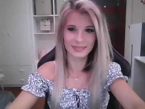 KristineGlow online show from 10-02-25, 02:20