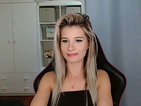 KristineGlow online show from 11-25-25, 07:25