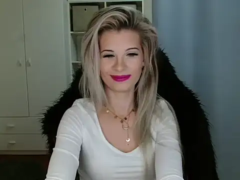 KristineGlow online show from 11-06-25, 07:23