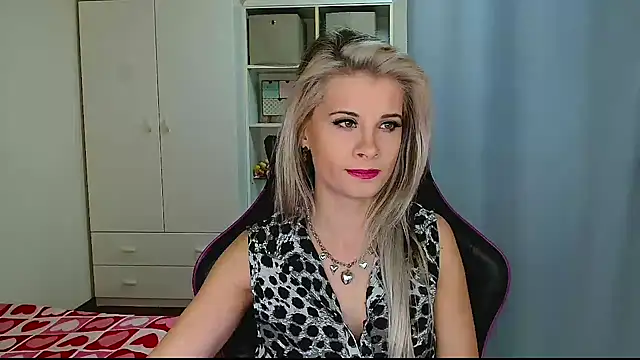 KristineGlow online show from 02-03-26, 07:13