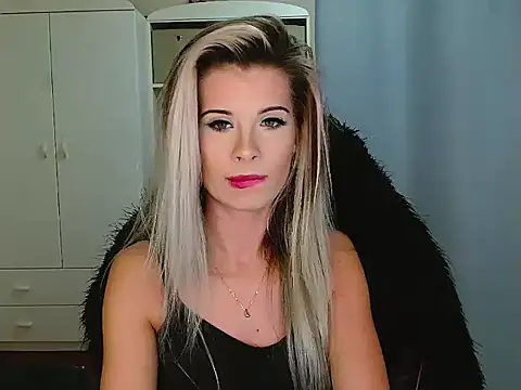 KristineGlow online show from 11-28-25, 07:19