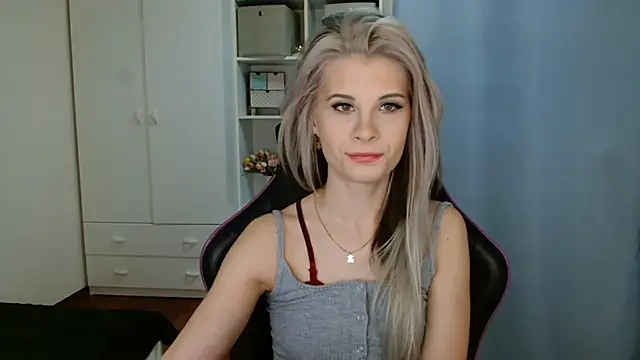 Snapshot of KristineGlow chatting on 03-24-26, 07:08 KristineGlow online show from 03-24-26, 07:08