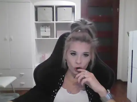 KristineGlow online show from 10-09-25, 07:09