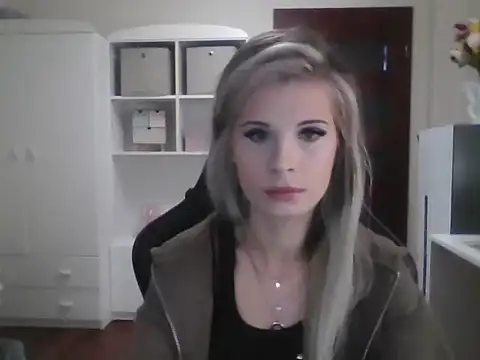 KristineGlow online show from 10-03-25, 06:15