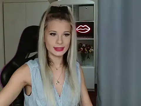 KristineGlow online show from 10-17-25, 06:28